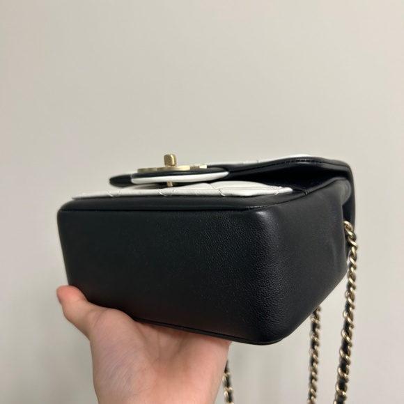 Chanel square mini single flap - Picture 16 of 16
